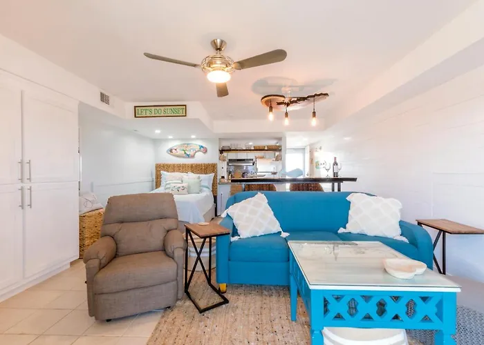Stunning Ocean Views Steps From The Beach With Pool! Fabulous 4Th Floor Studio!