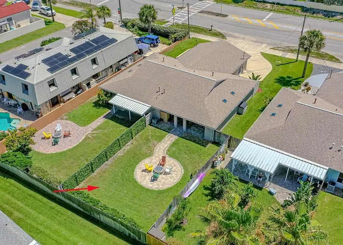 Dog Friendly Home Wprivate Fenced Yard, Garage & Fire Pit Steps To The Beach!