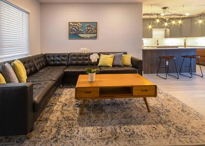 New! Stylish & Cozy Sea Grape Near Beach & Flagler